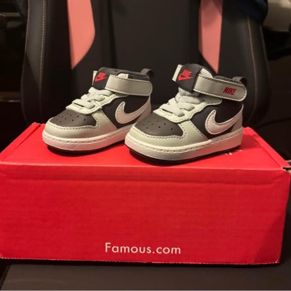 Nike Kids Black and Gray Sneakers